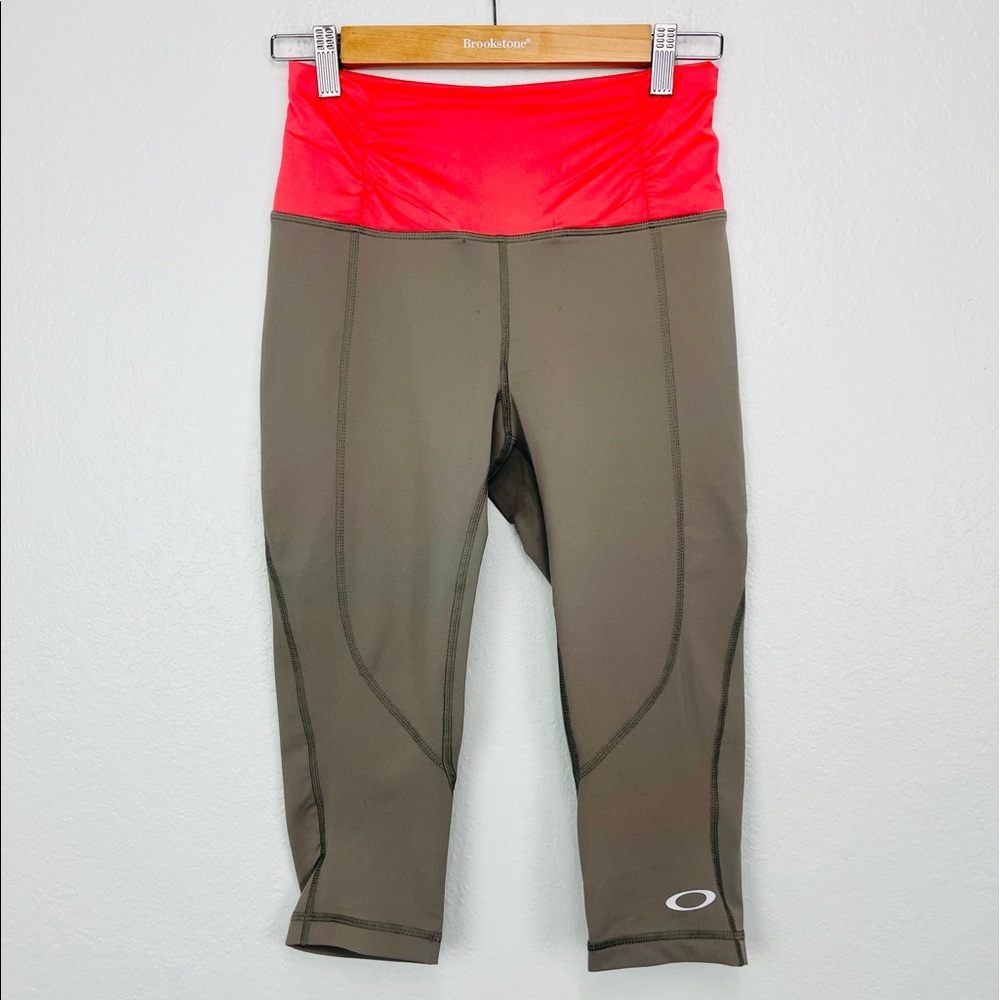 Oakley Fitted High Waisted Grey Pink Workout Athletic Running Capris